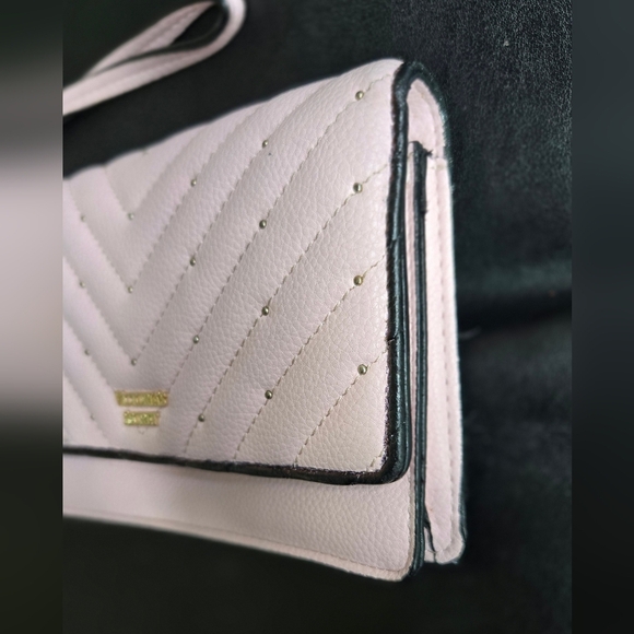 VICTORIA'S SECRET STUDDED V QUILT CREDIT CARD PHONE HOLDER WRISTLET WALLET PINK - Picture 2 of 7